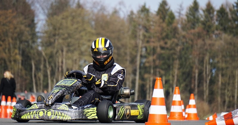 Kart de location ou de compétition : quelle est la vraie différence ?