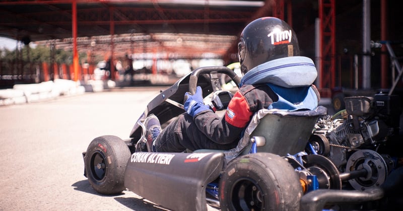 Les métiers de la piste qui font tourner une session de karting